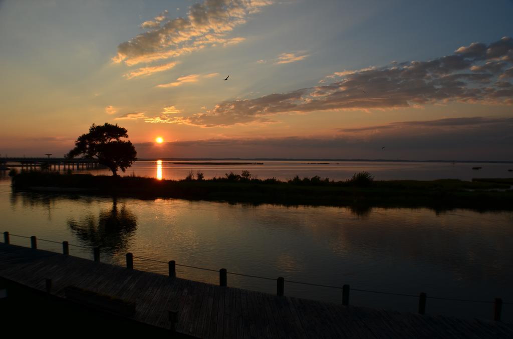 Island Resort Chincoteague Room photo