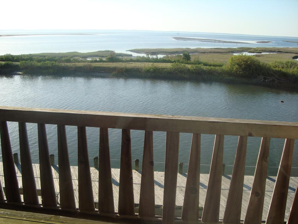 Island Resort Chincoteague Room photo